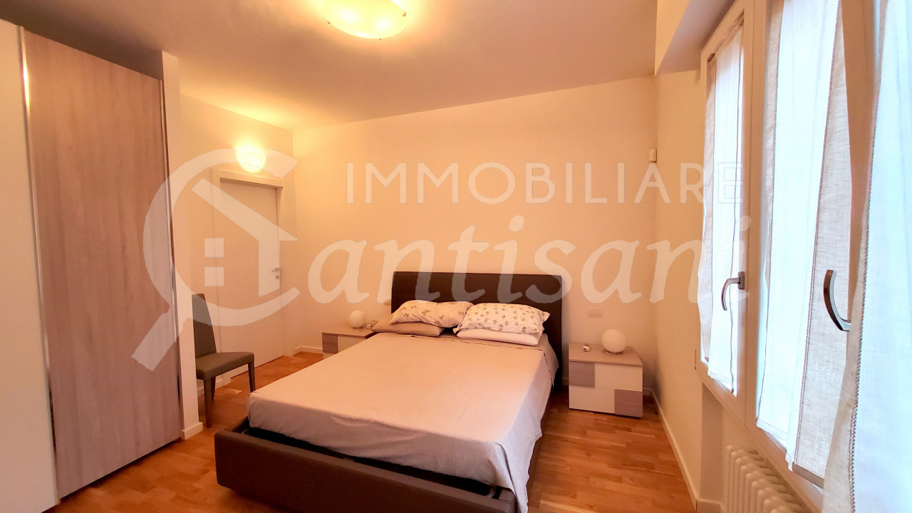 Bilocale con balcone Ristrutturato in affitto zona Rifredi
