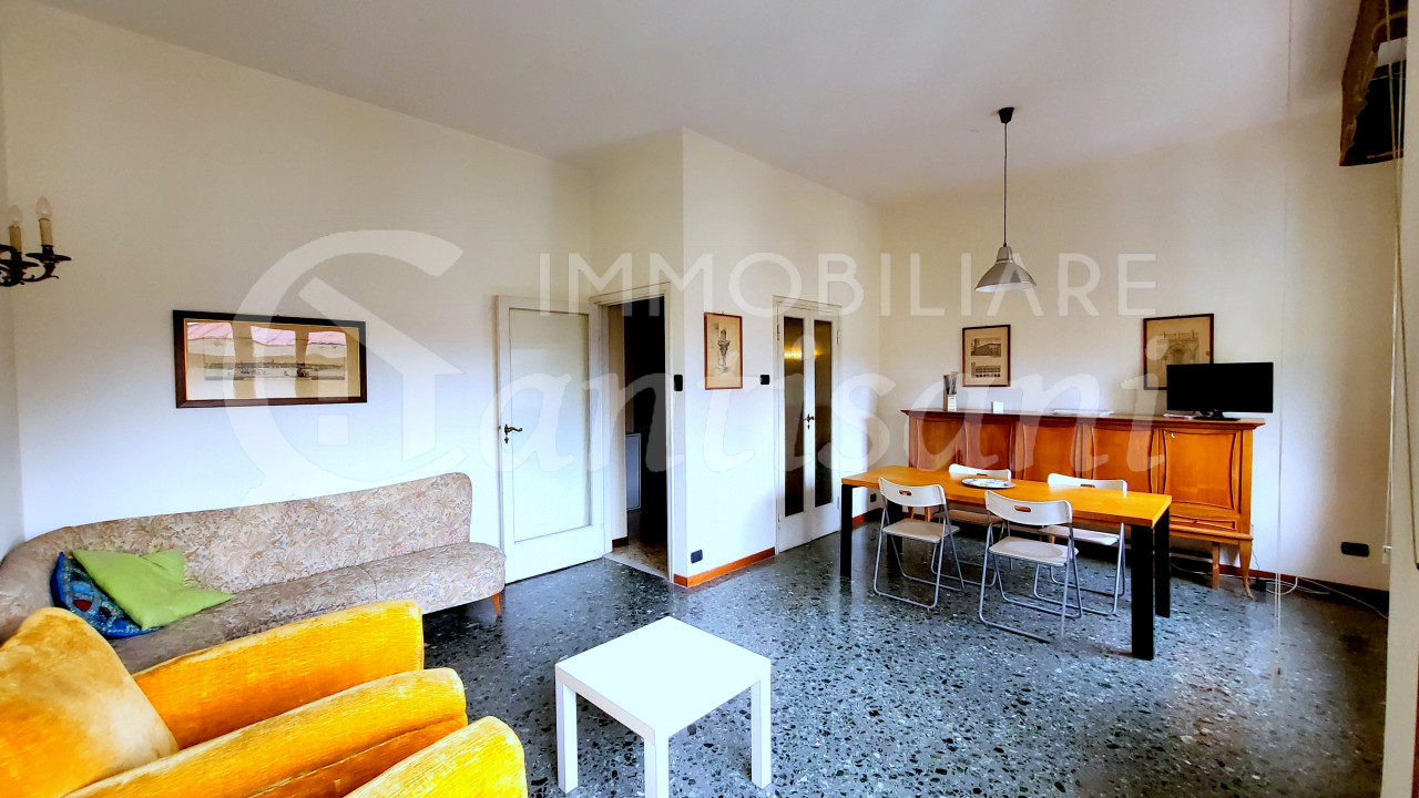 4 locali per 2 studentesse in affitto Piazza Leopoldo