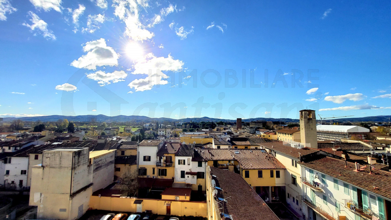 6 locali ultimo piano in vendita a San Donnino