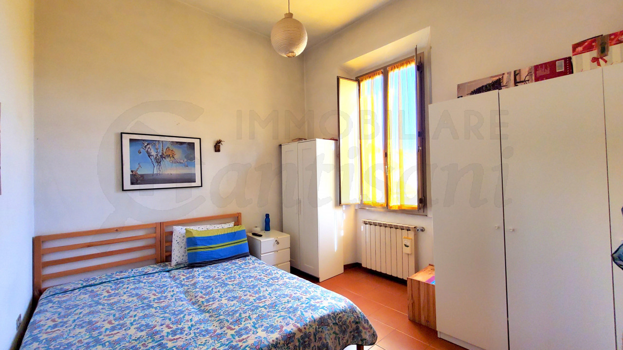 6 locali con balcone in vendita via Reginaldo Giuliani