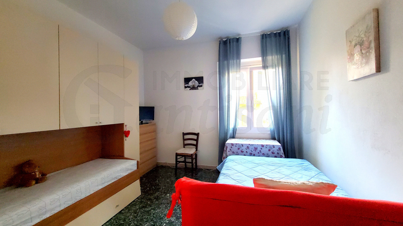 5 locali con 2 balconi in vendita zona San Jacopino