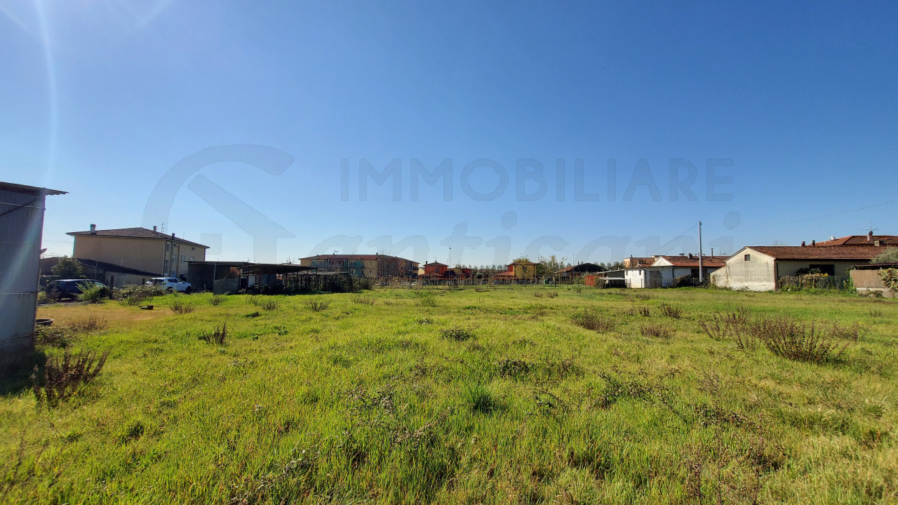 Rustico con terreno in vendita a Santomato