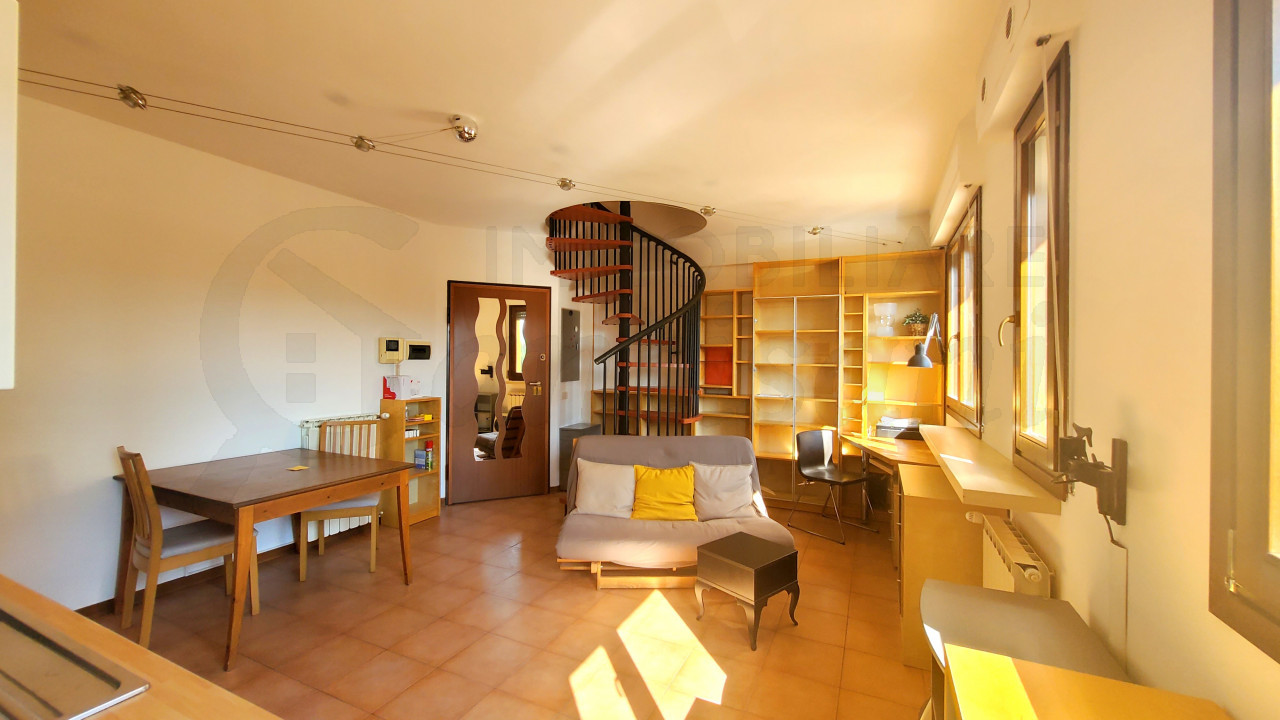 Bilocale con terrazza in affitto Firenze Nova