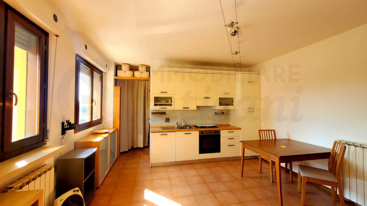 Bilocale con terrazza in affitto Firenze Nova