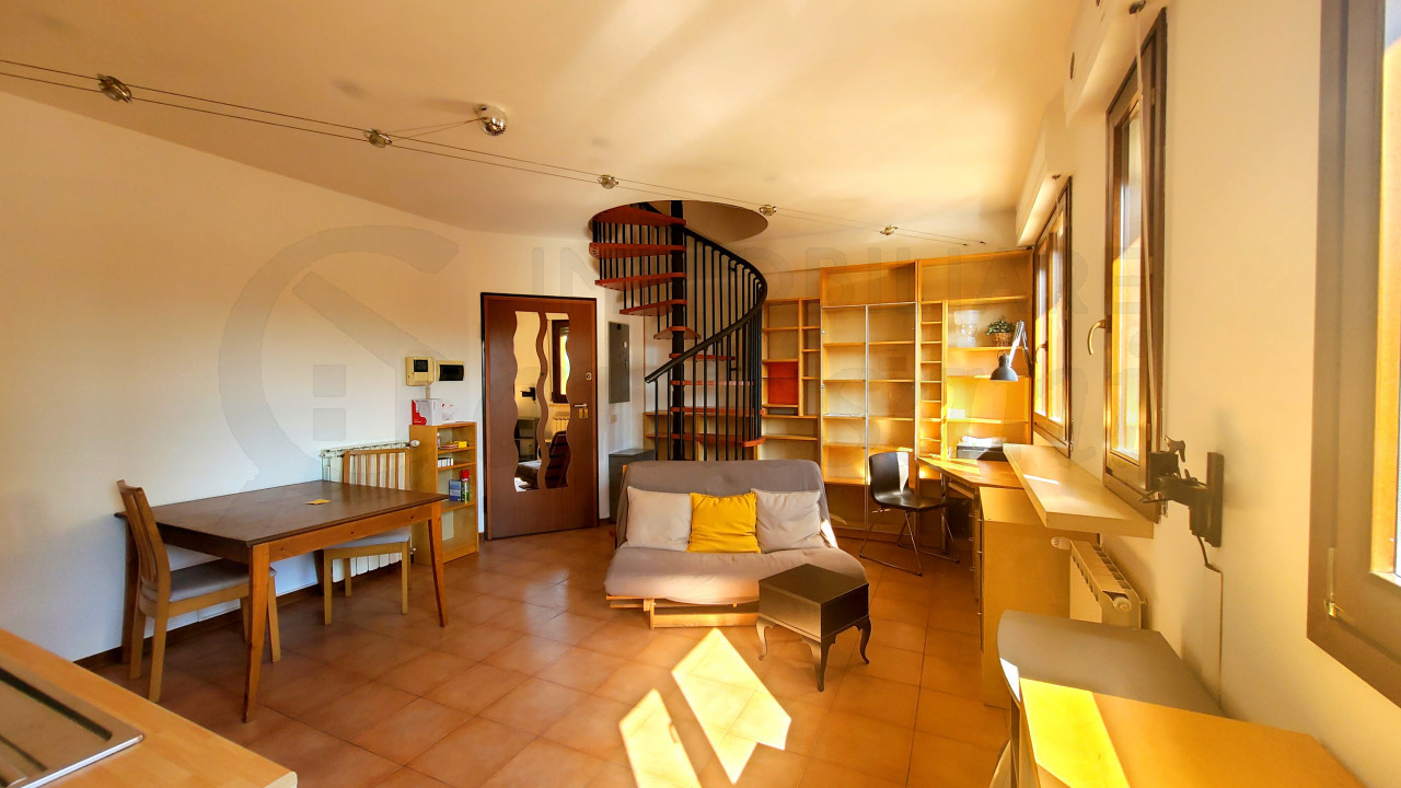 Bilocale con terrazza in affitto Firenze Nova