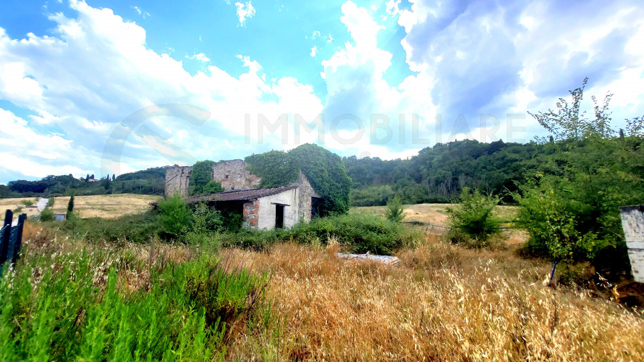 Fienile con terreno in vendita a Volognano