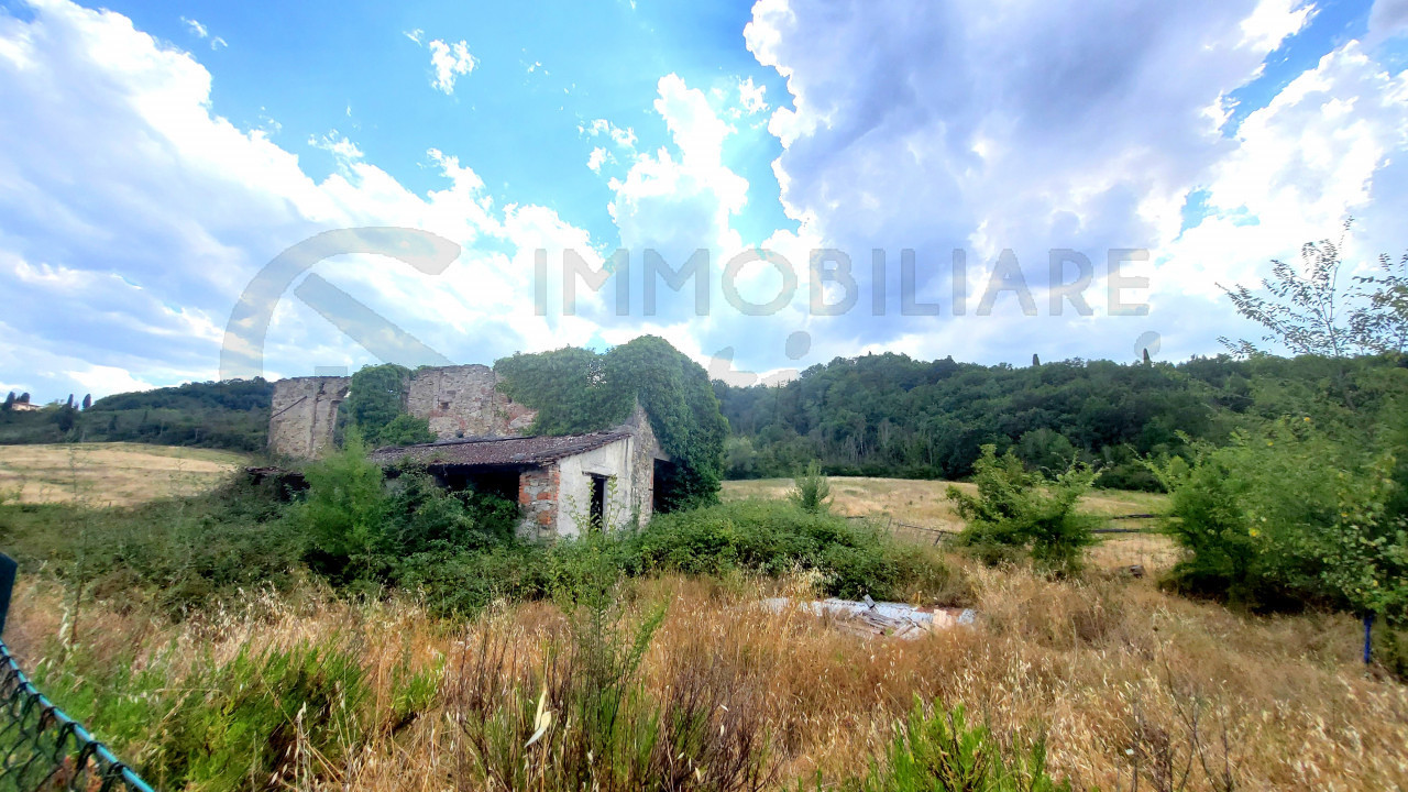 Fienile con terreno in vendita a Volognano