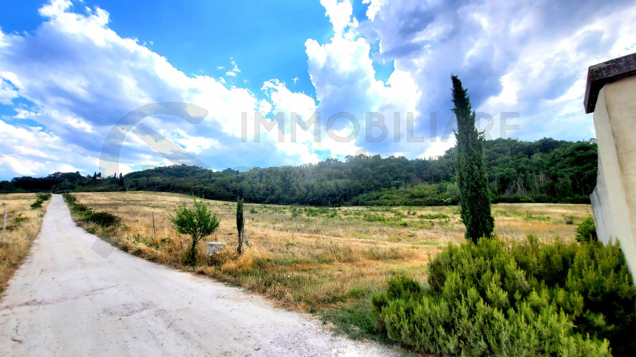 Fienile con terreno in vendita a Volognano