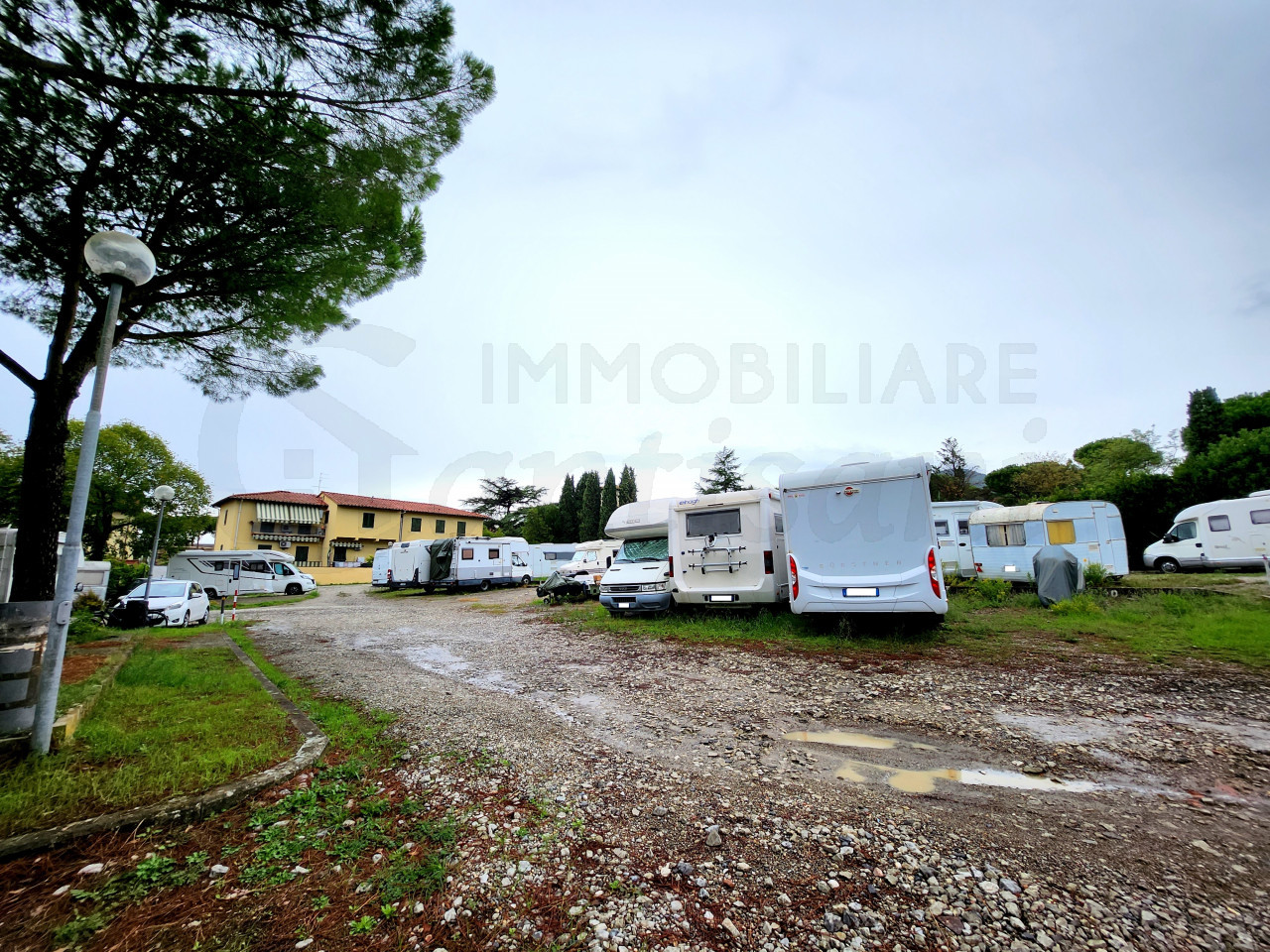 Posto auto in vendita a Castello