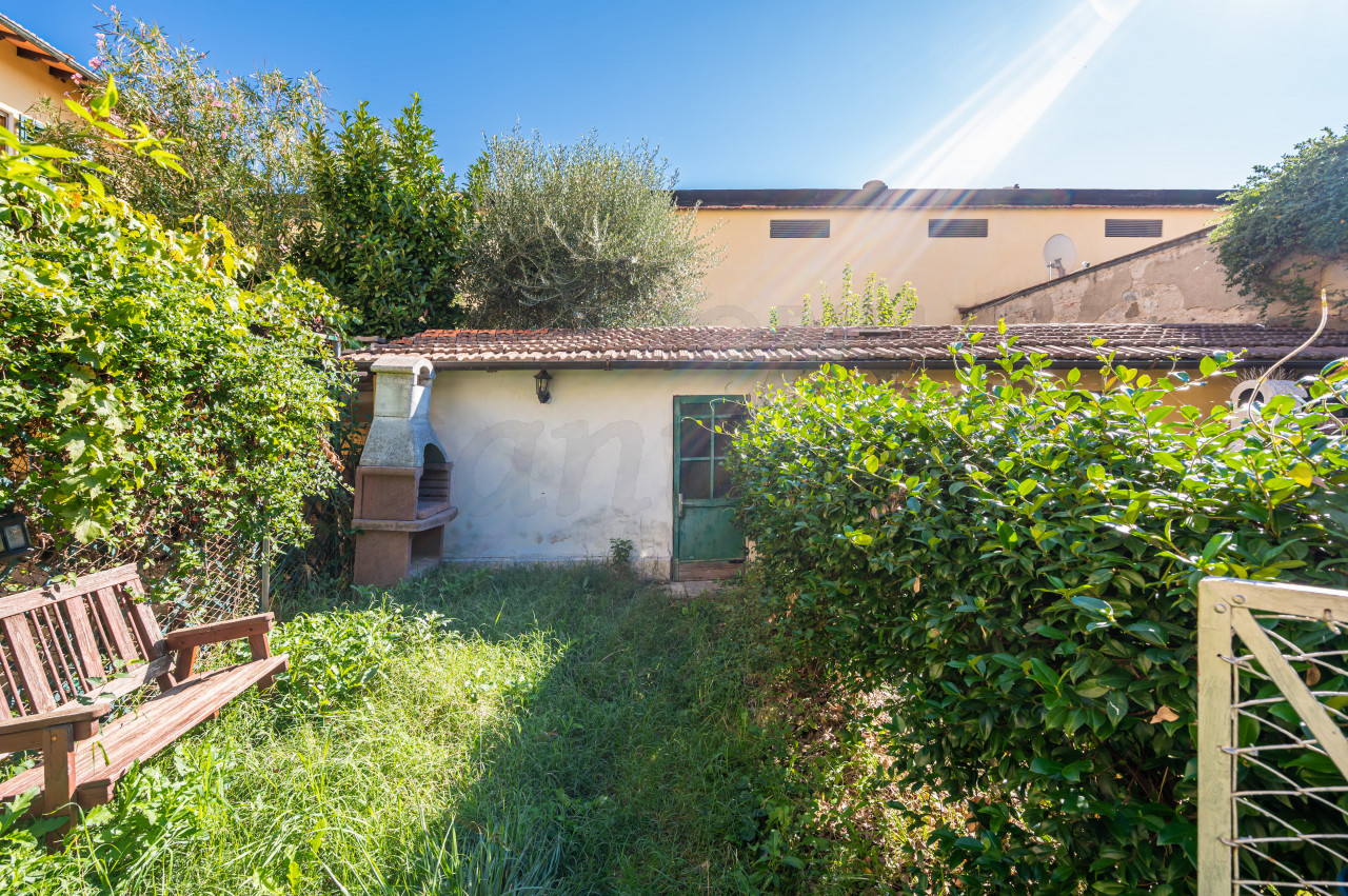 5 locali ultimo piano con giardino in vendita a Rifredi