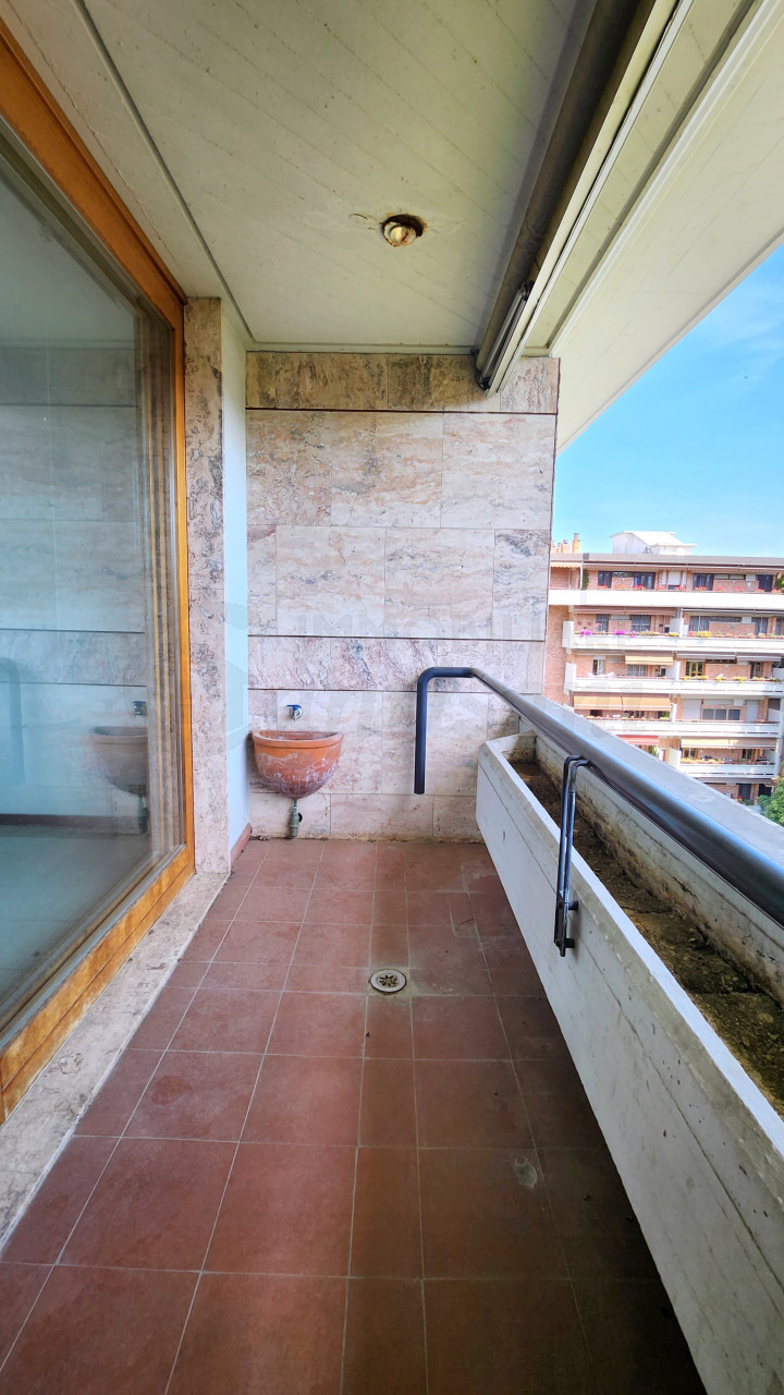 6 locali con terrazza abitabile ultimo piano in vendita Firenze Sud