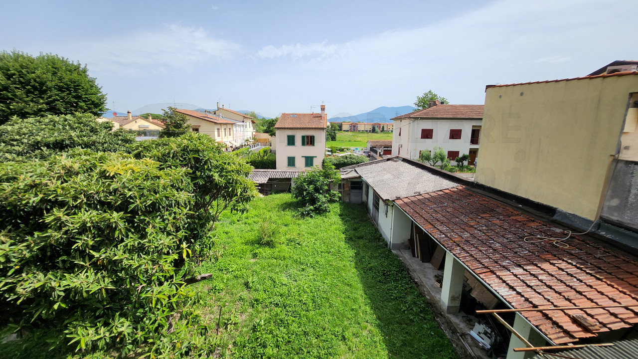 Villa con ampi spazi esterni in vendita a San Piero a Ponti