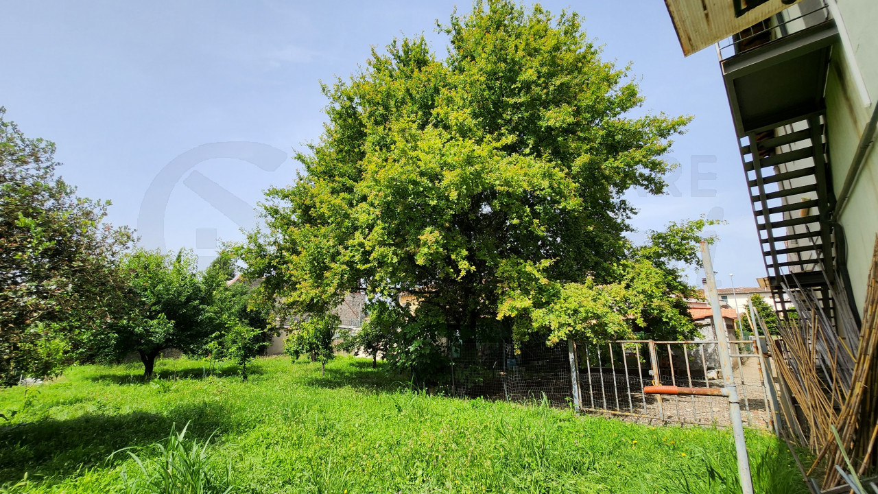 Villa con ampi spazi esterni in vendita a San Piero a Ponti