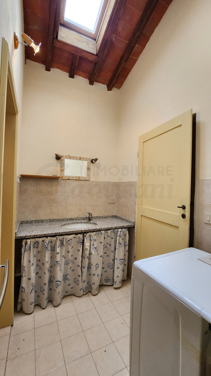 Quadrilocale uso transitorio in affitto a Calcinaia