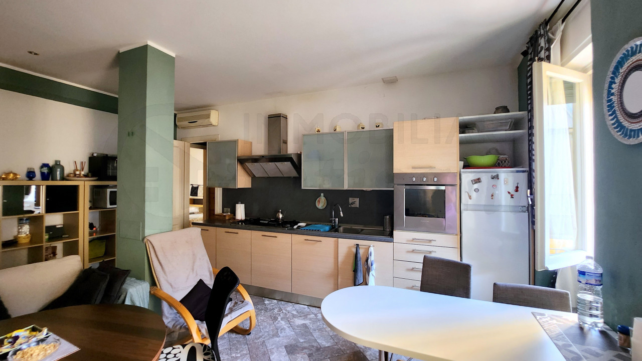 Trilocale con balcone in vendita San Jacopino