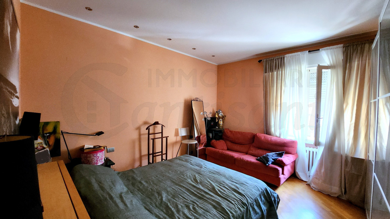 Trilocale con balcone in vendita San Jacopino