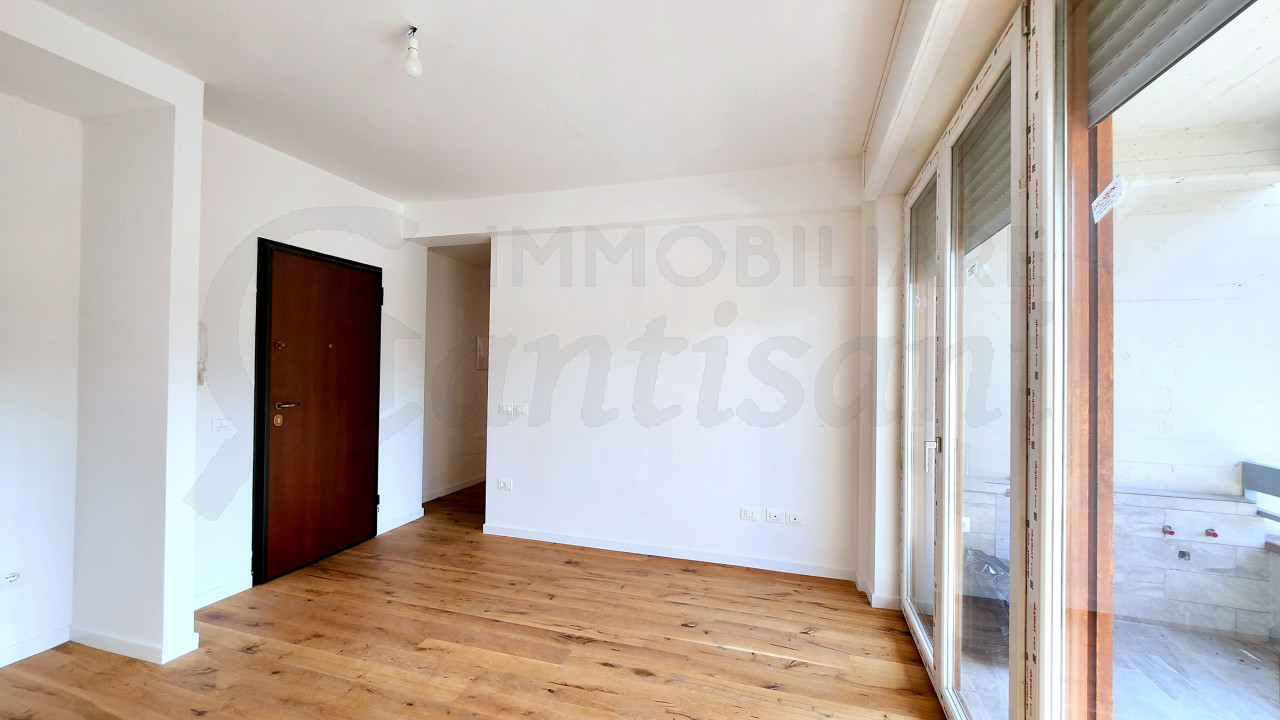 Trilocale con terrazza e posto auto in vendita zona Isolotto