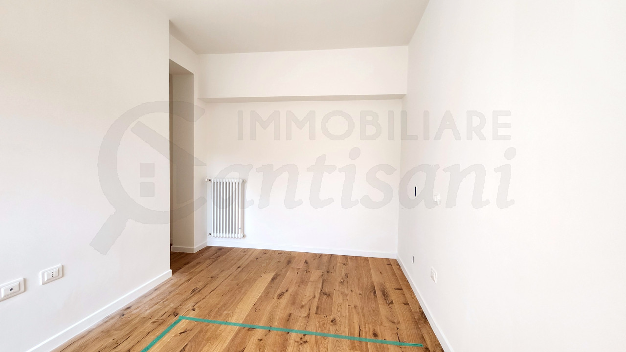 Trilocale con terrazza e posto auto in vendita zona Isolotto