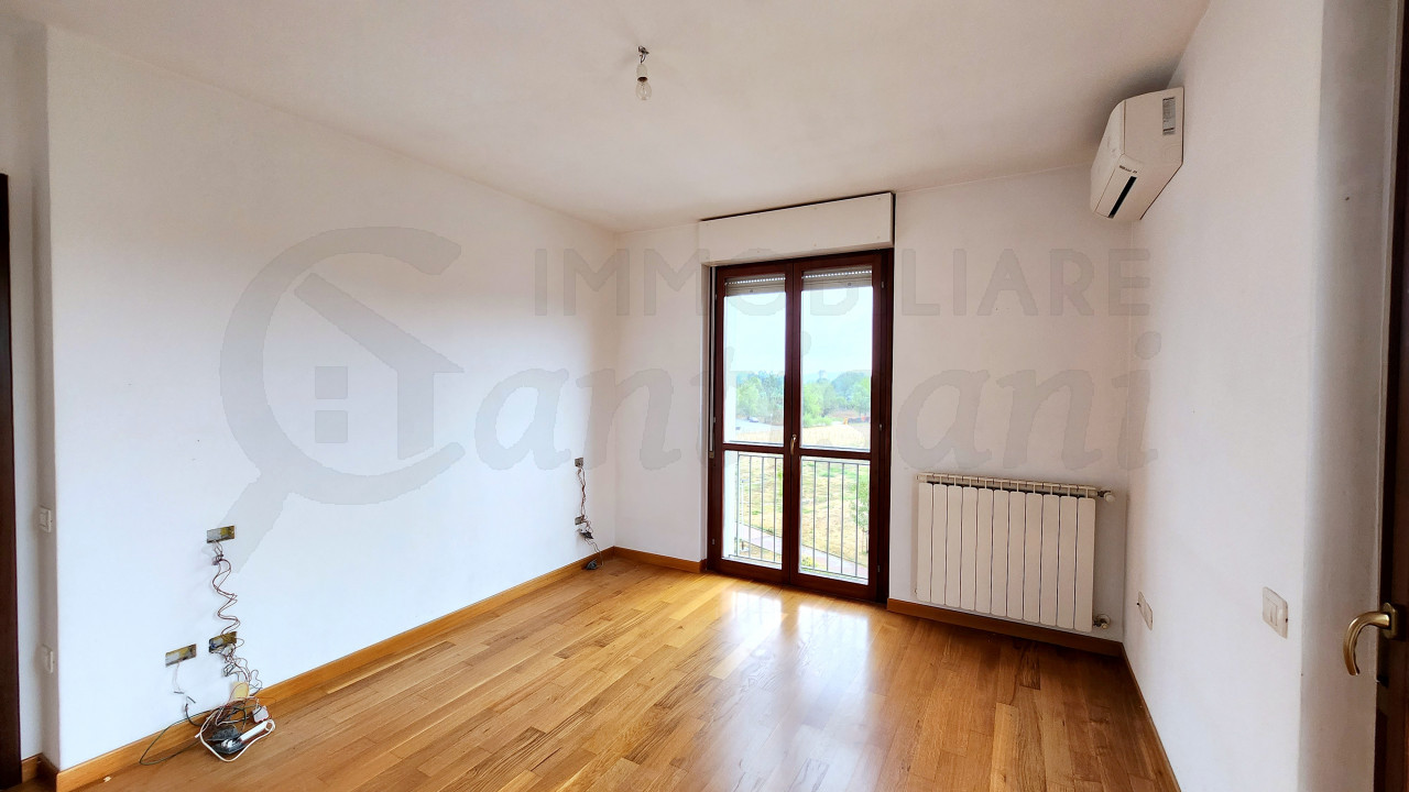 Trilocale non arredato in affitto via Pistoiese