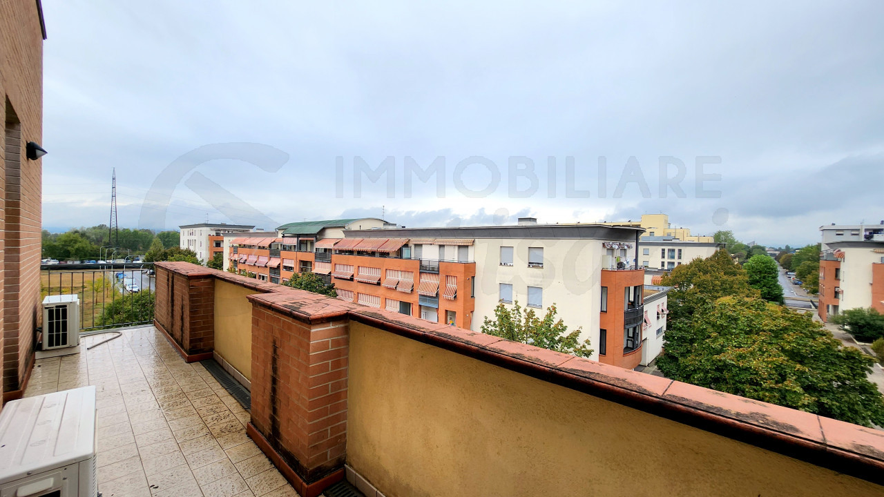 Trilocale non arredato in affitto via Pistoiese
