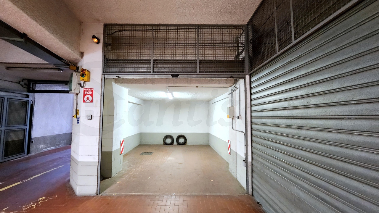 Box auto in affitto Piazza Leopoldo