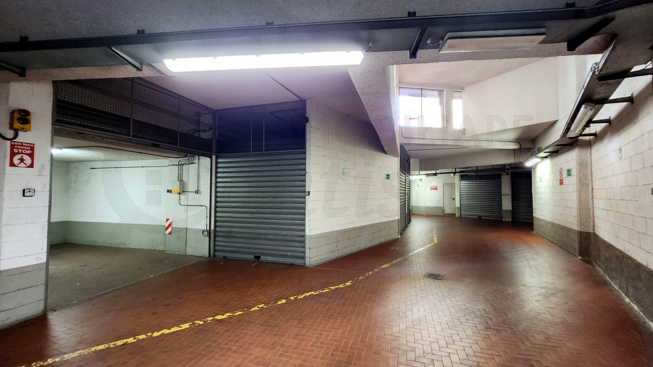 Box auto in affitto Piazza Leopoldo