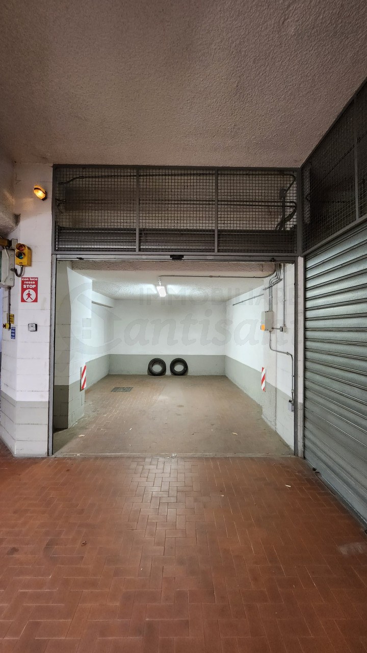 Box auto in affitto Piazza Leopoldo