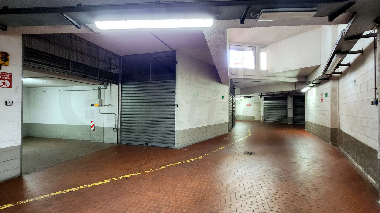 Box auto in affitto Piazza Leopoldo