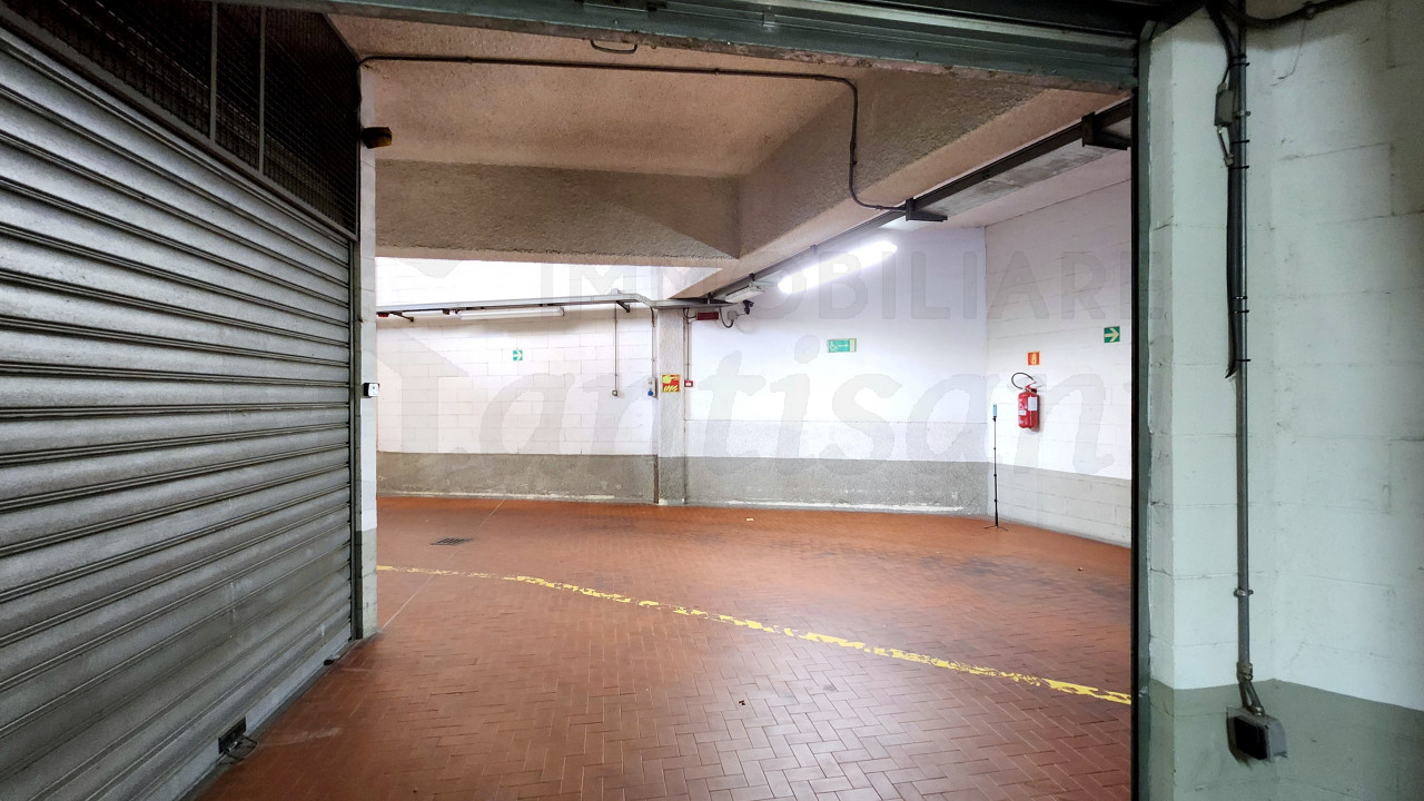 Box auto in affitto Piazza Leopoldo