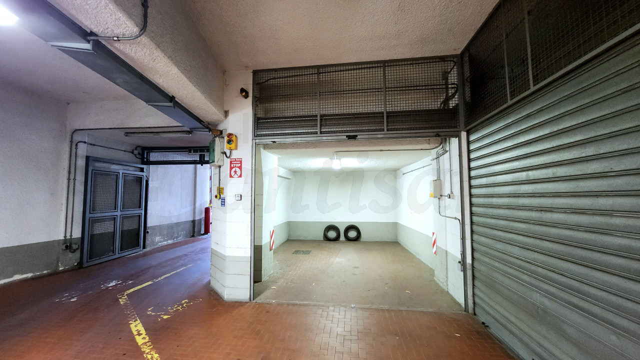 Box auto in affitto Piazza Leopoldo