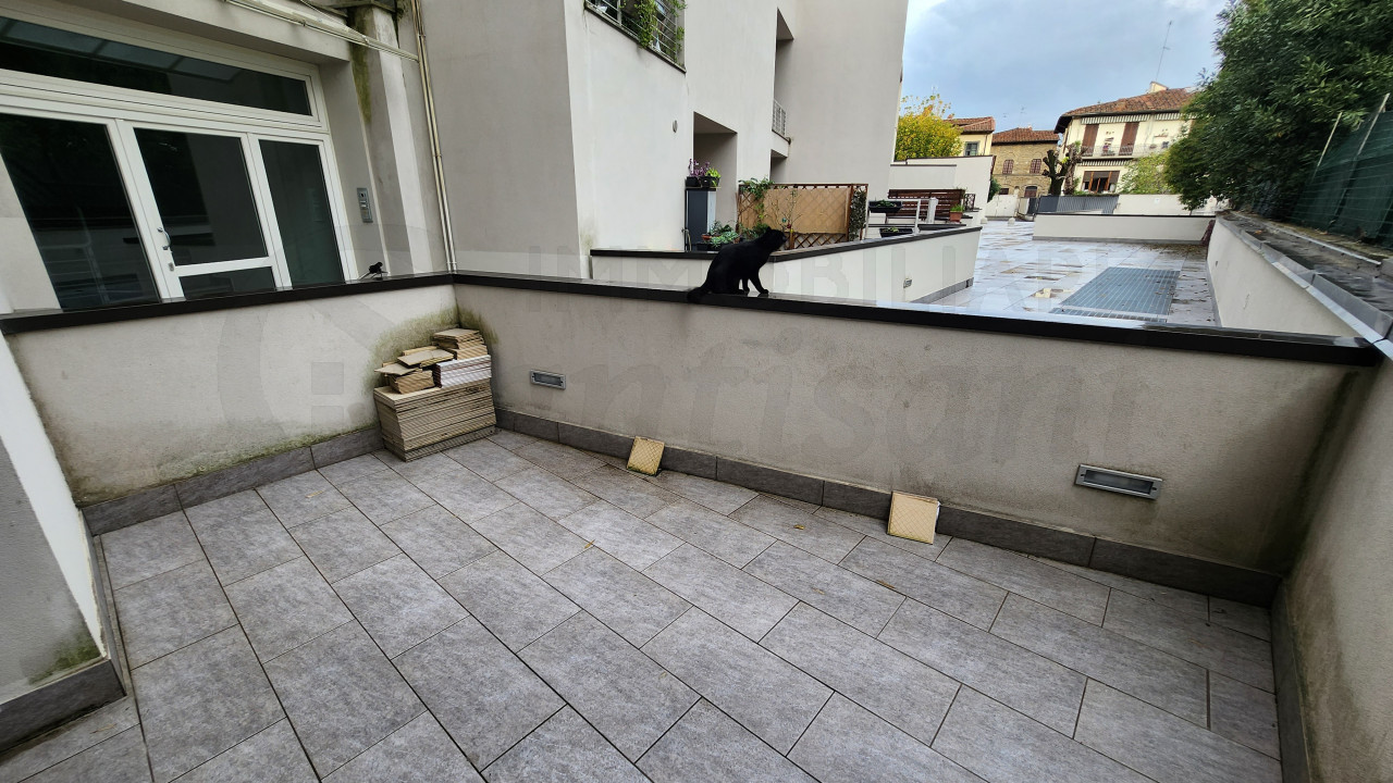 Monolocale con resede e posto auto in affitto a Statuto