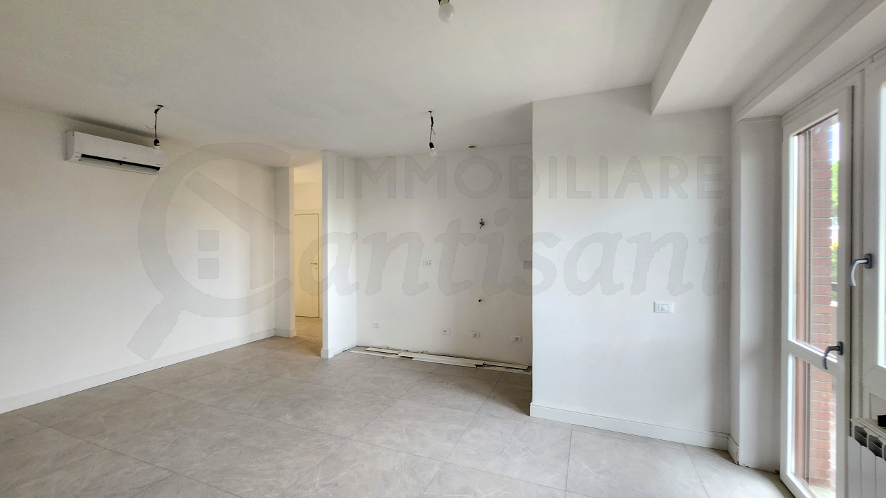 5 locali ristrutturato con balcone in vendita a Firenze Nova