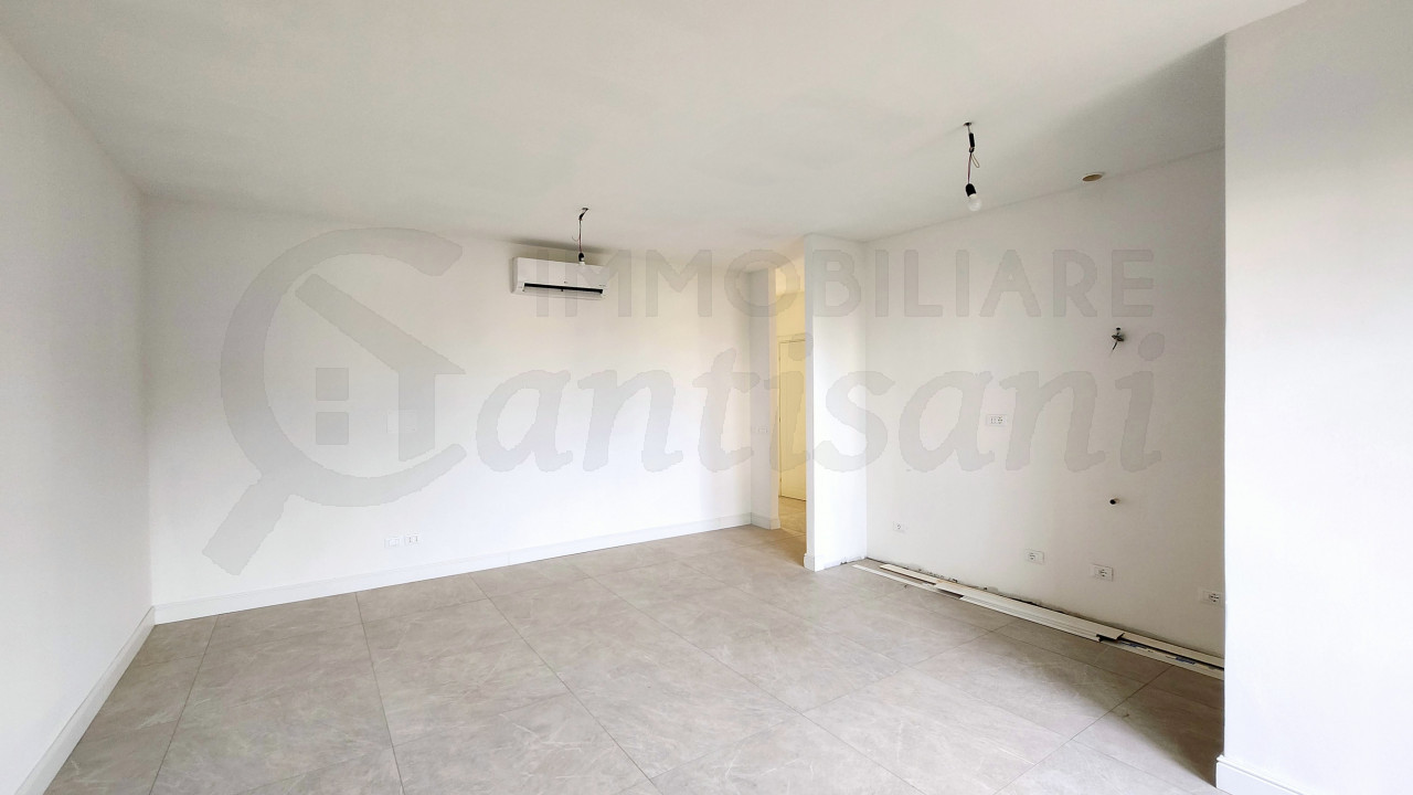 5 locali ristrutturato con balcone in vendita a Firenze Nova