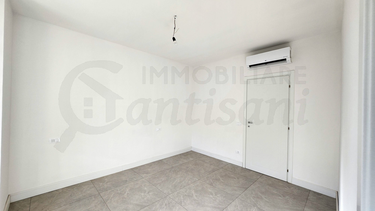 5 locali ristrutturato con balcone in vendita a Firenze Nova