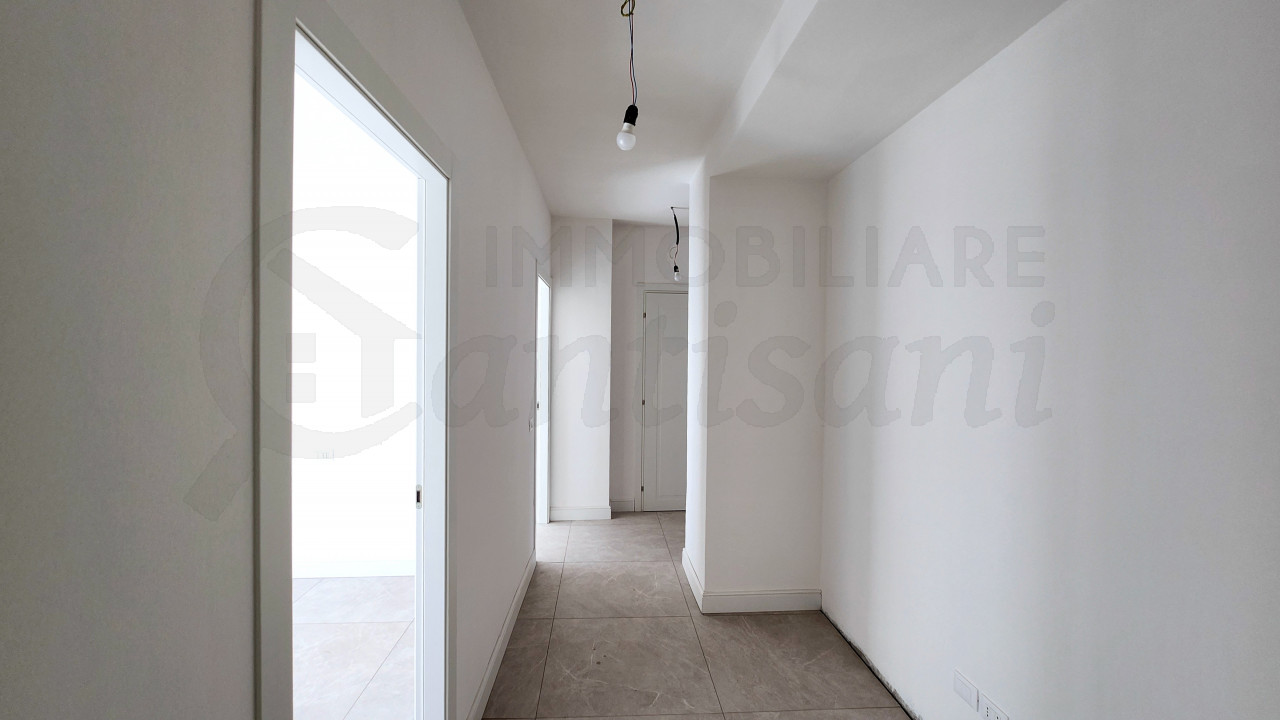 5 locali ristrutturato con balcone in vendita a Firenze Nova