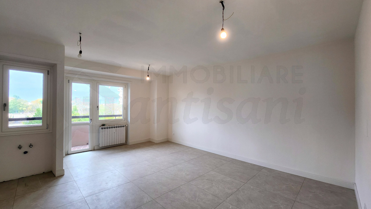 5 locali ristrutturato con balcone in vendita a Firenze Nova