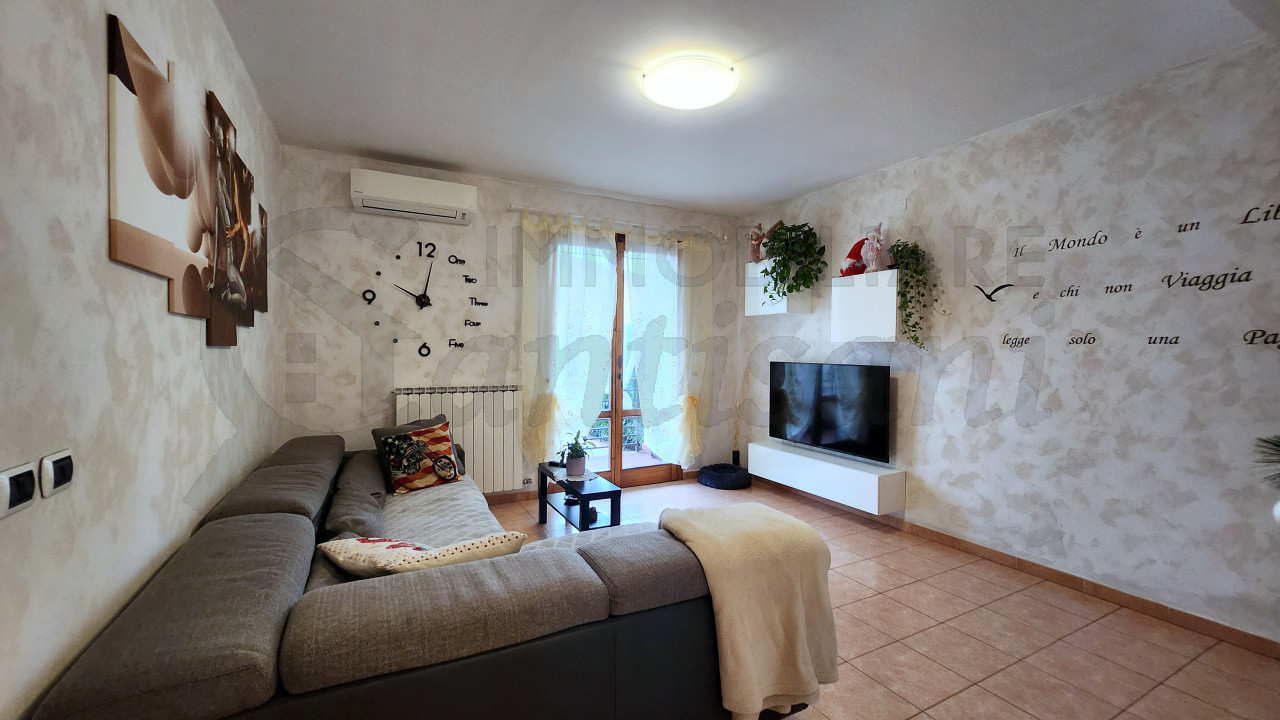 4 locali con giardino e garage in vendita a Barberino