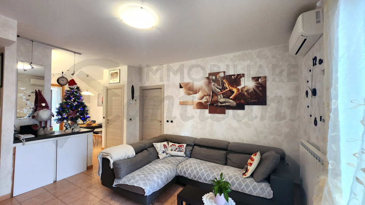 4 locali con giardino e garage in vendita a Barberino