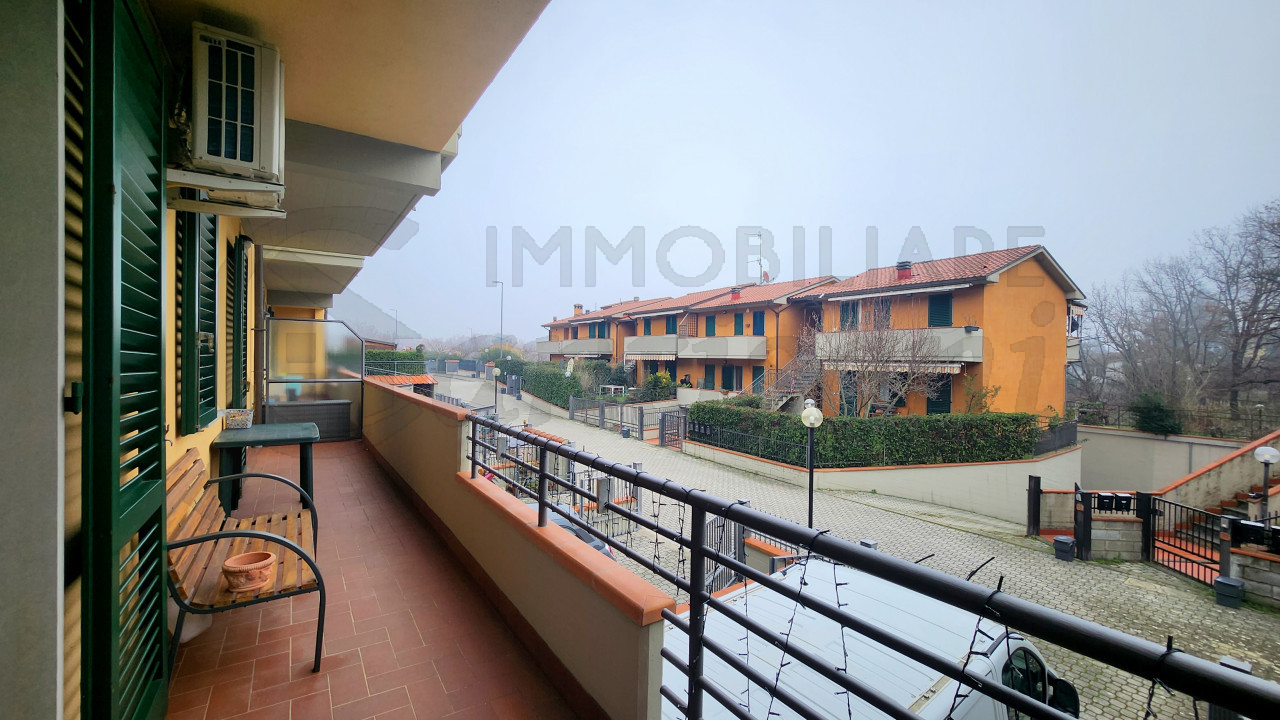 4 locali con giardino e garage in vendita a Barberino
