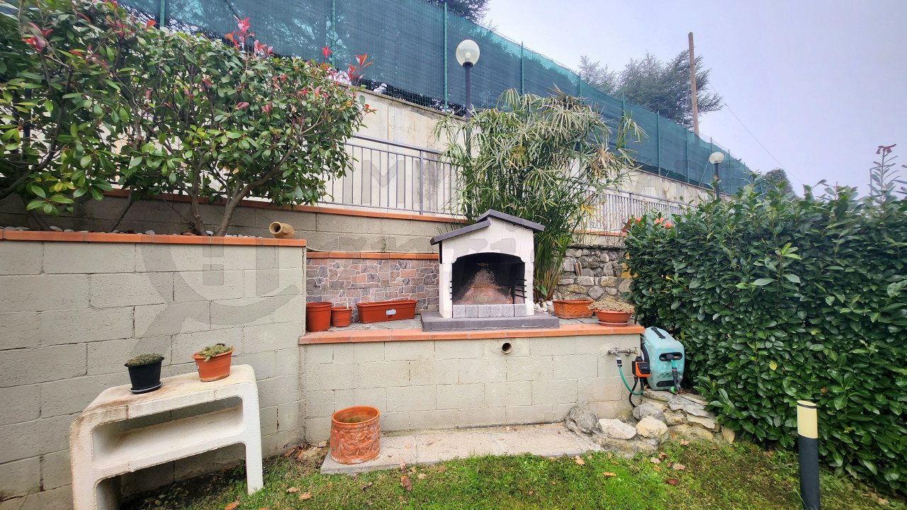 4 locali con giardino e garage in vendita a Barberino