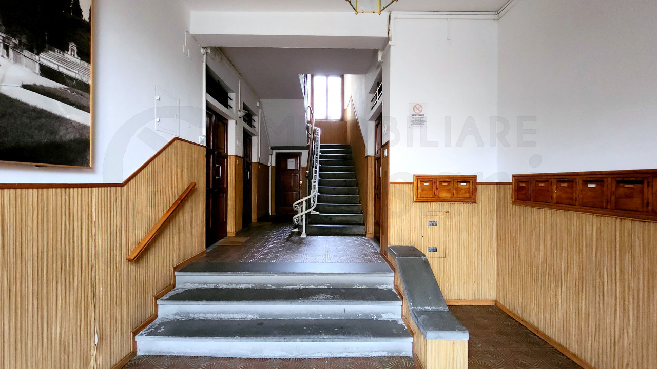4 locali con balcone in vendita a Novoli