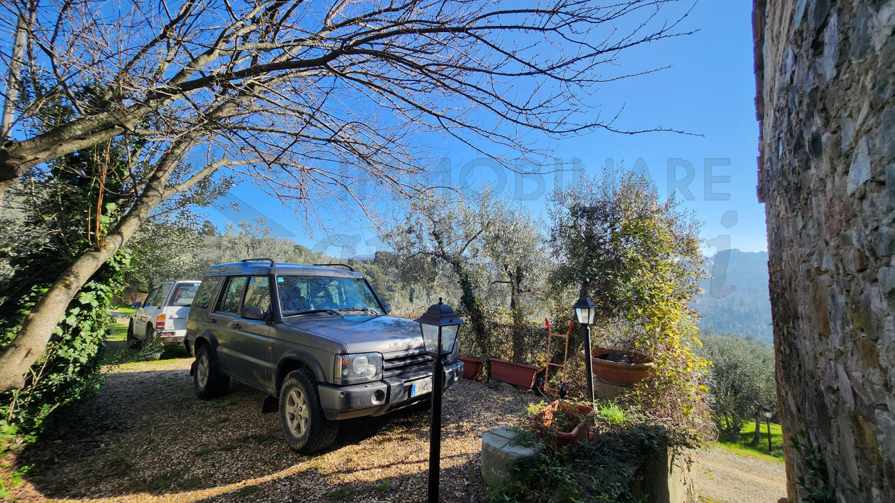 Appartamento con terrazza panoramica su Colline di Careggi Serpiolle