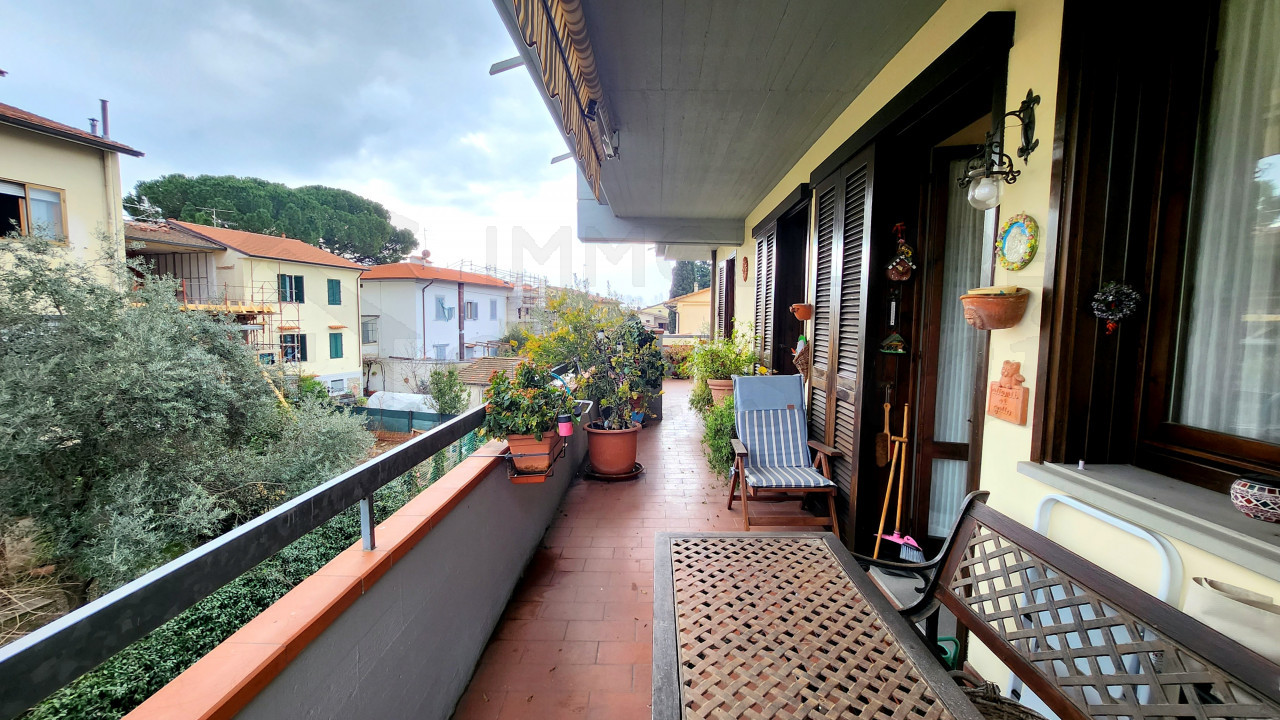 Appartamento con terrazza abitabile in vendita a Calenzano