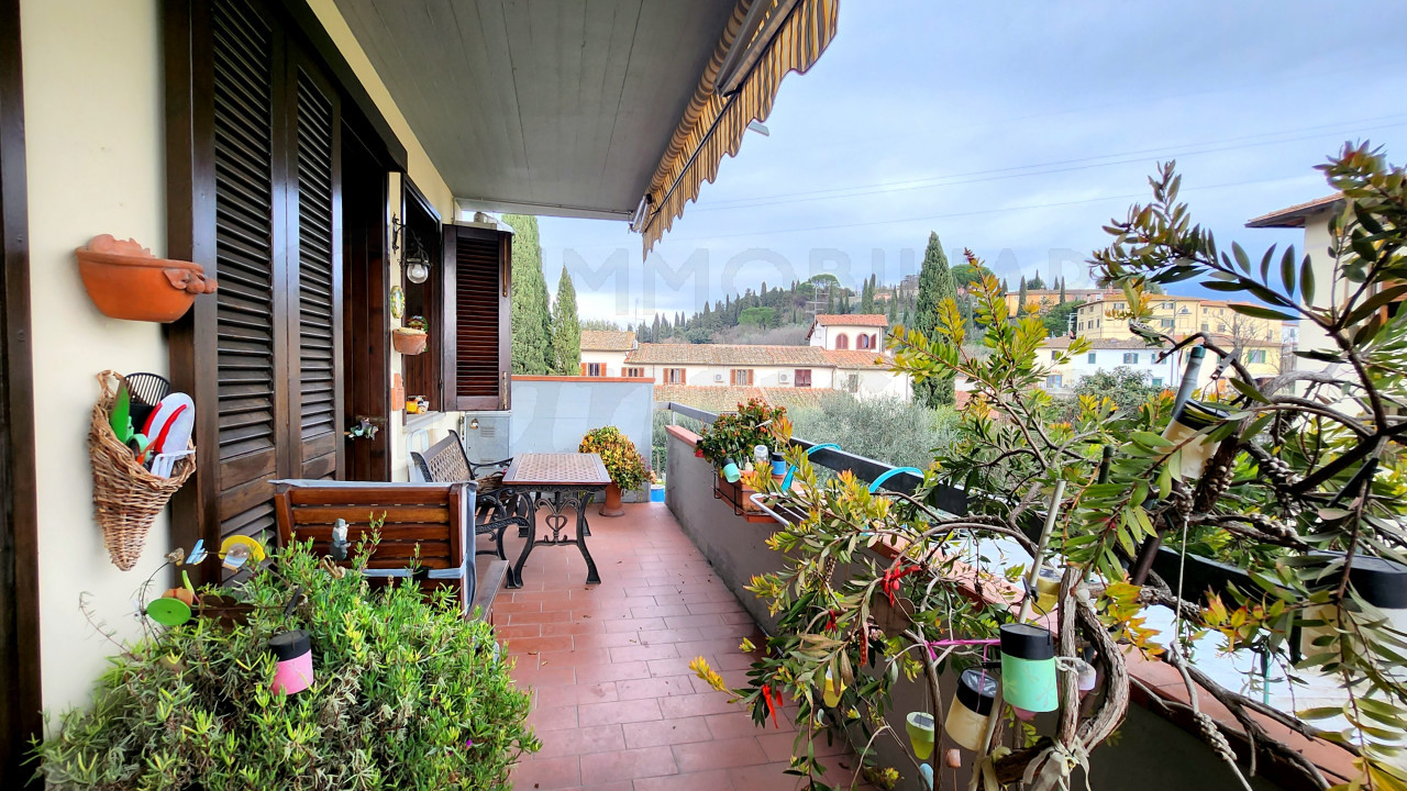 Appartamento con terrazza abitabile in vendita a Calenzano