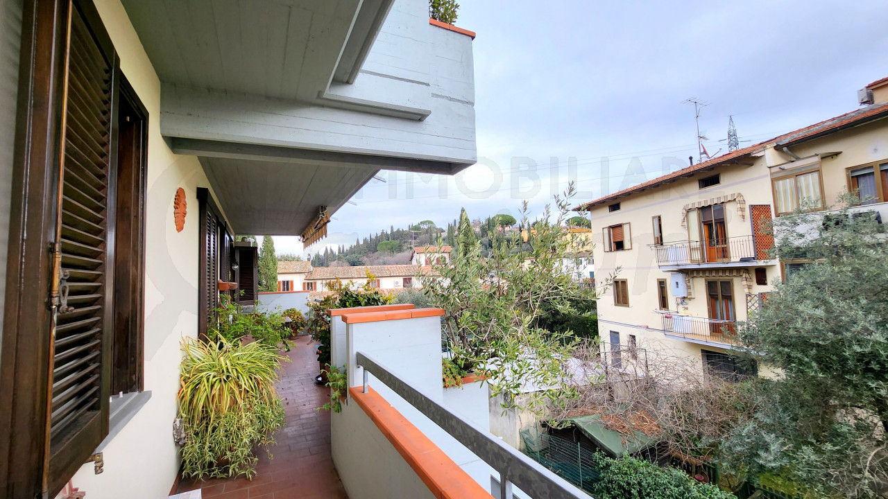 Appartamento con terrazza abitabile in vendita a Calenzano