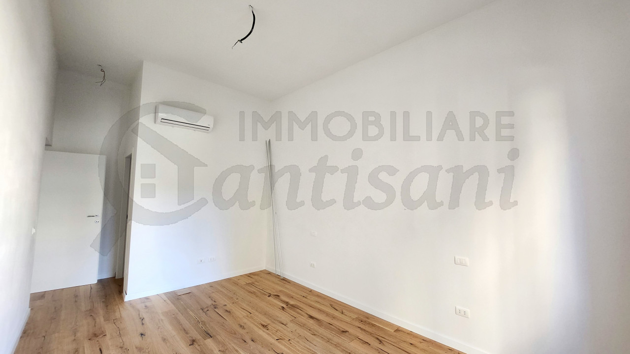 Appartamento ristrutturato con loggia in vendita zona Cure