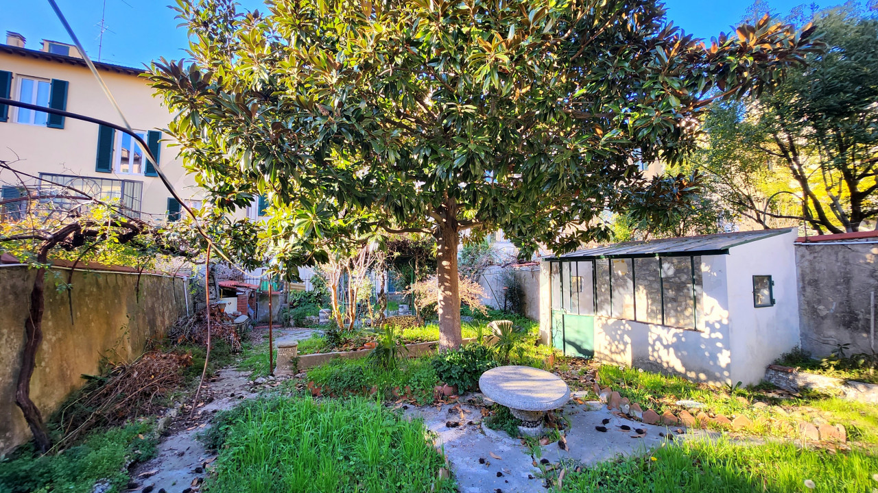 Terratetto con giardino in vendita zona Cure