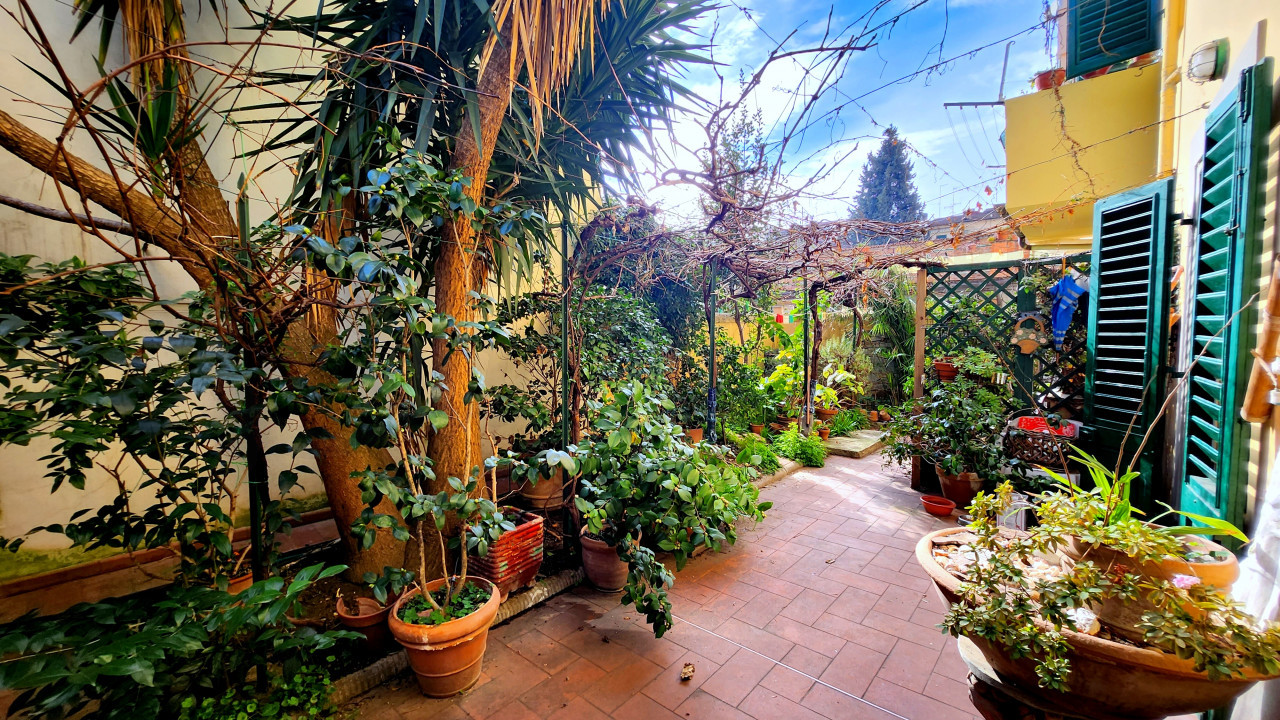 Appartamento 5 locali con giardino a Campo di Marte