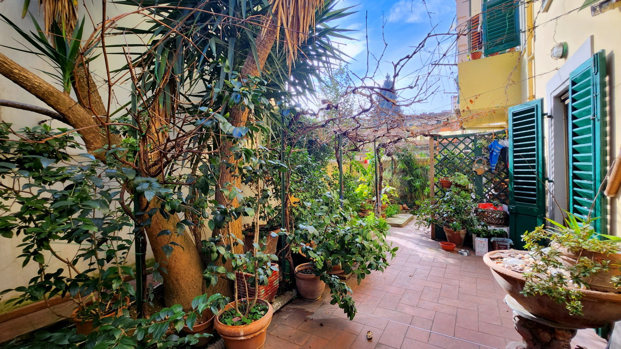 Appartamento 5 locali con giardino a Campo di Marte