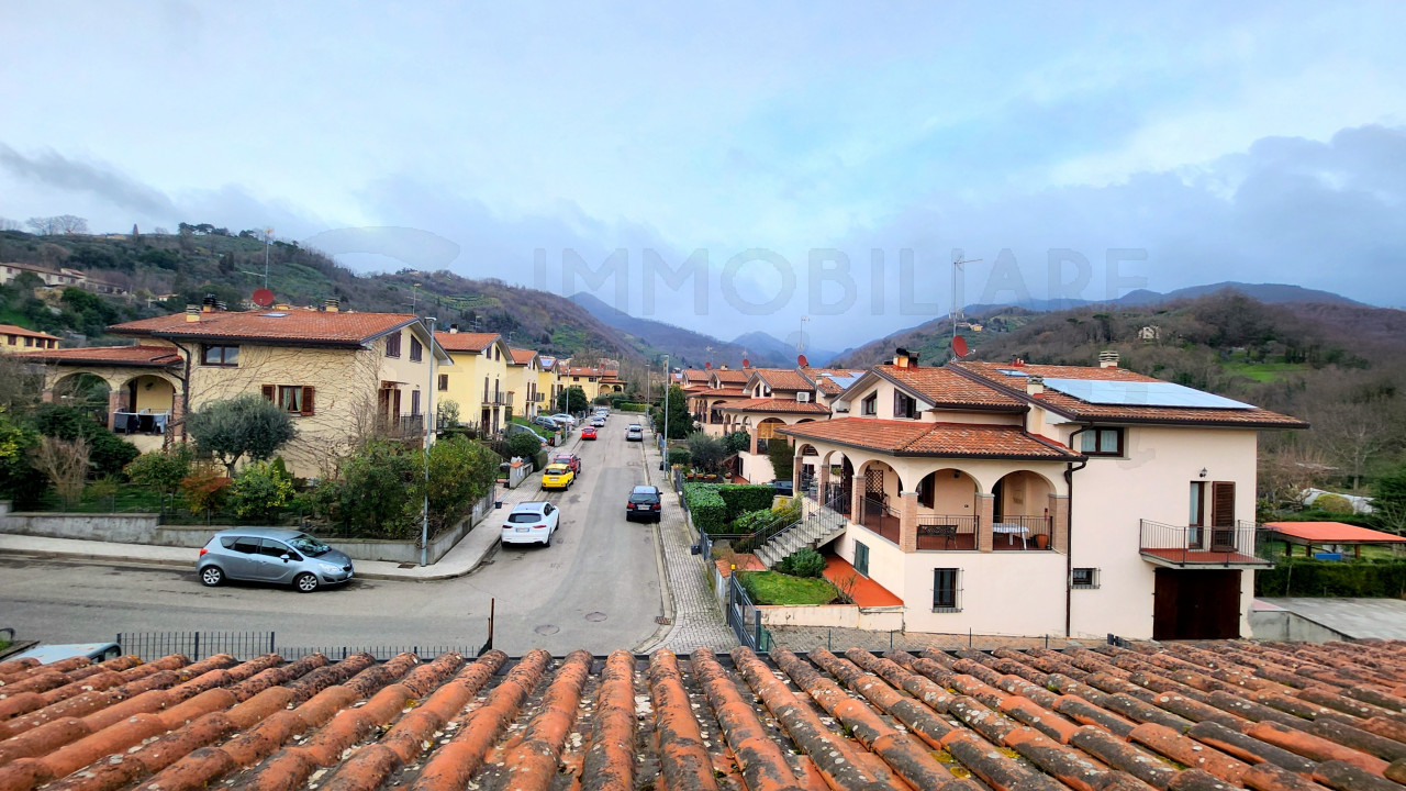 Villetta con giardino in vendita a Borgo San Lorenzo